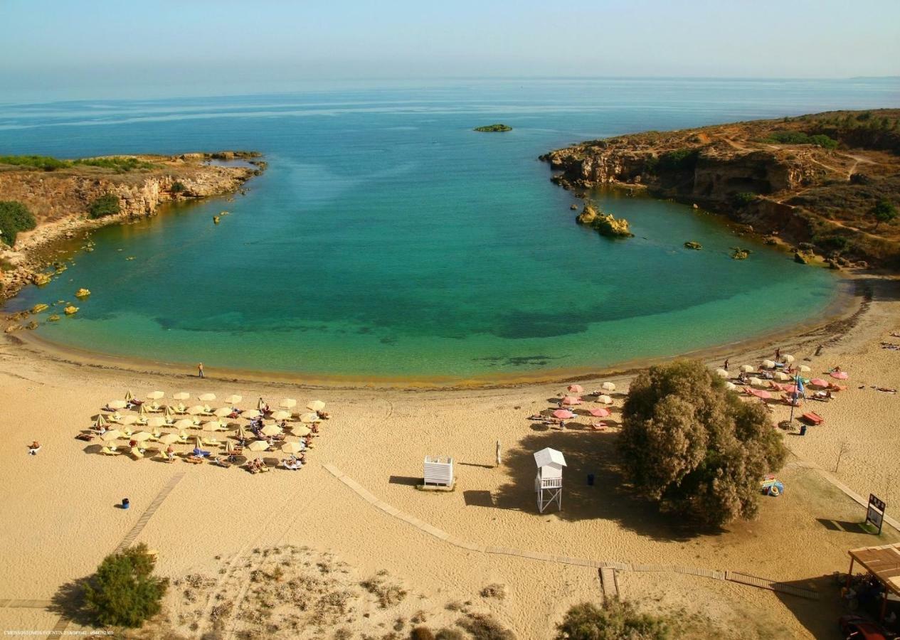 Villa Oasis Galatás Dış mekan fotoğraf
