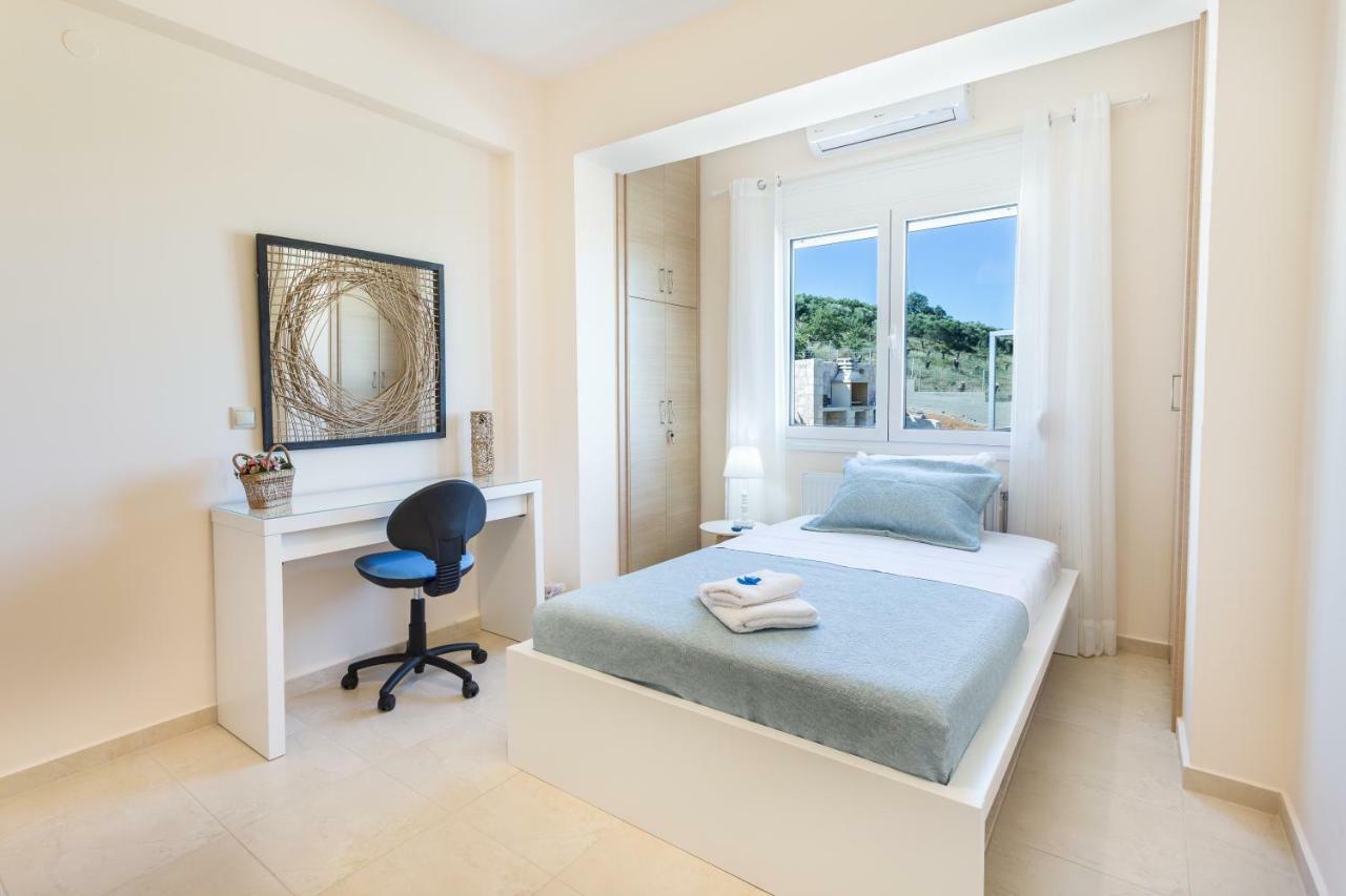 Villa Oasis Galatás Dış mekan fotoğraf