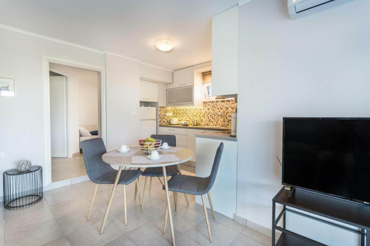 Villa Oasis Galatás Dış mekan fotoğraf