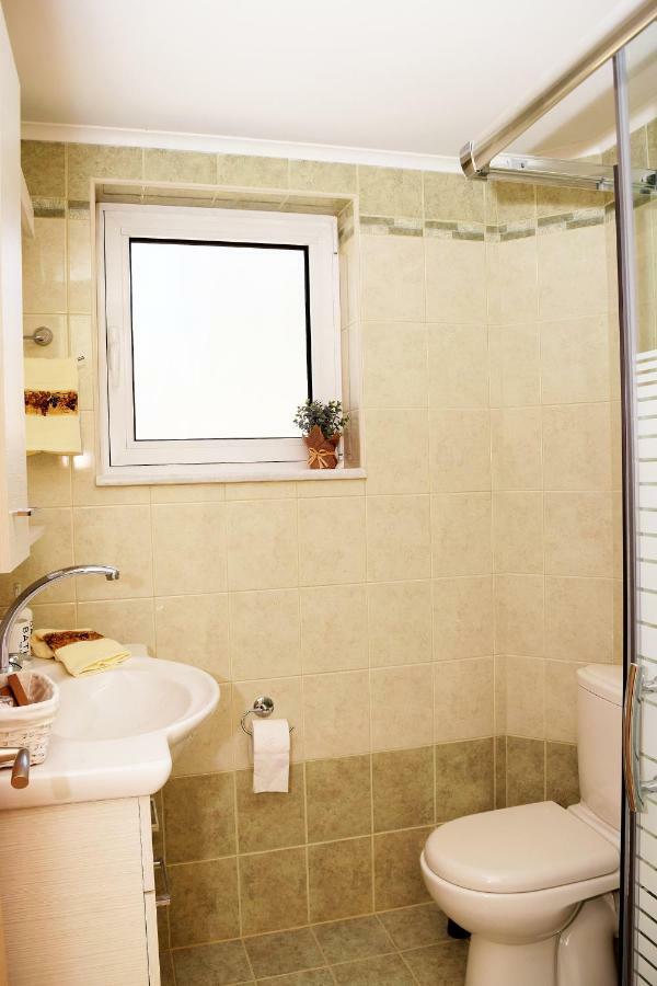 Villa Oasis Galatás Dış mekan fotoğraf